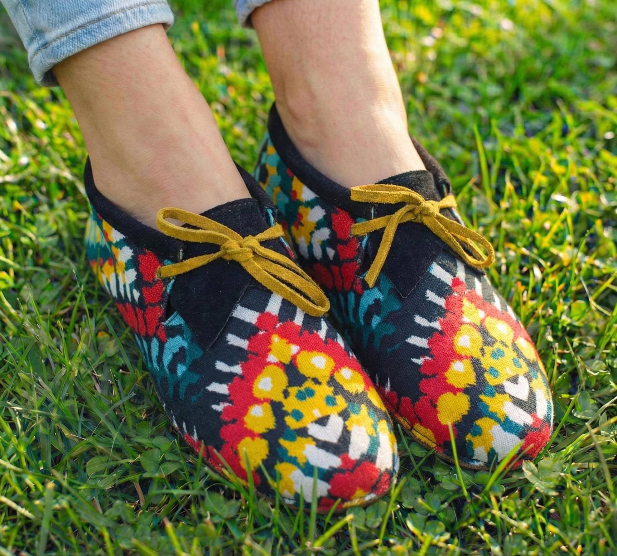 Handmade Leather and Jacquard Fabric Moccasins For Women. Suitable For Outdoor Wear.