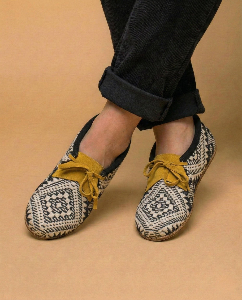 Handmade Leather and Jacquard Fabric Moccasins For Women. Suitable For Outdoor Wear.